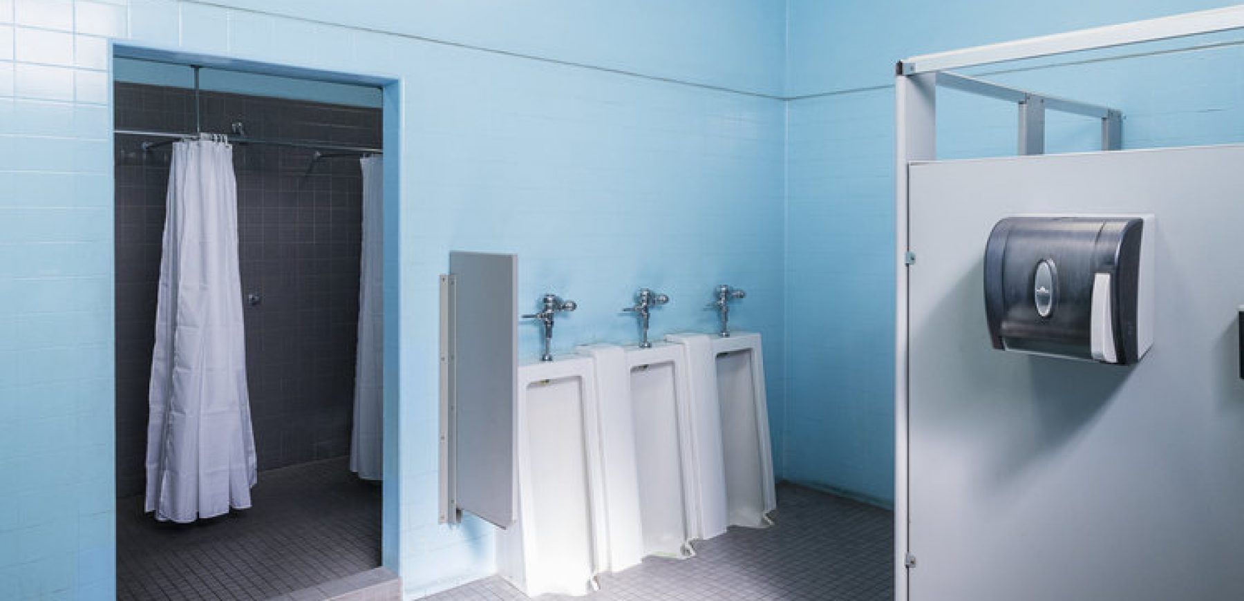 Men_s-Locker-Room-Bathroom-1