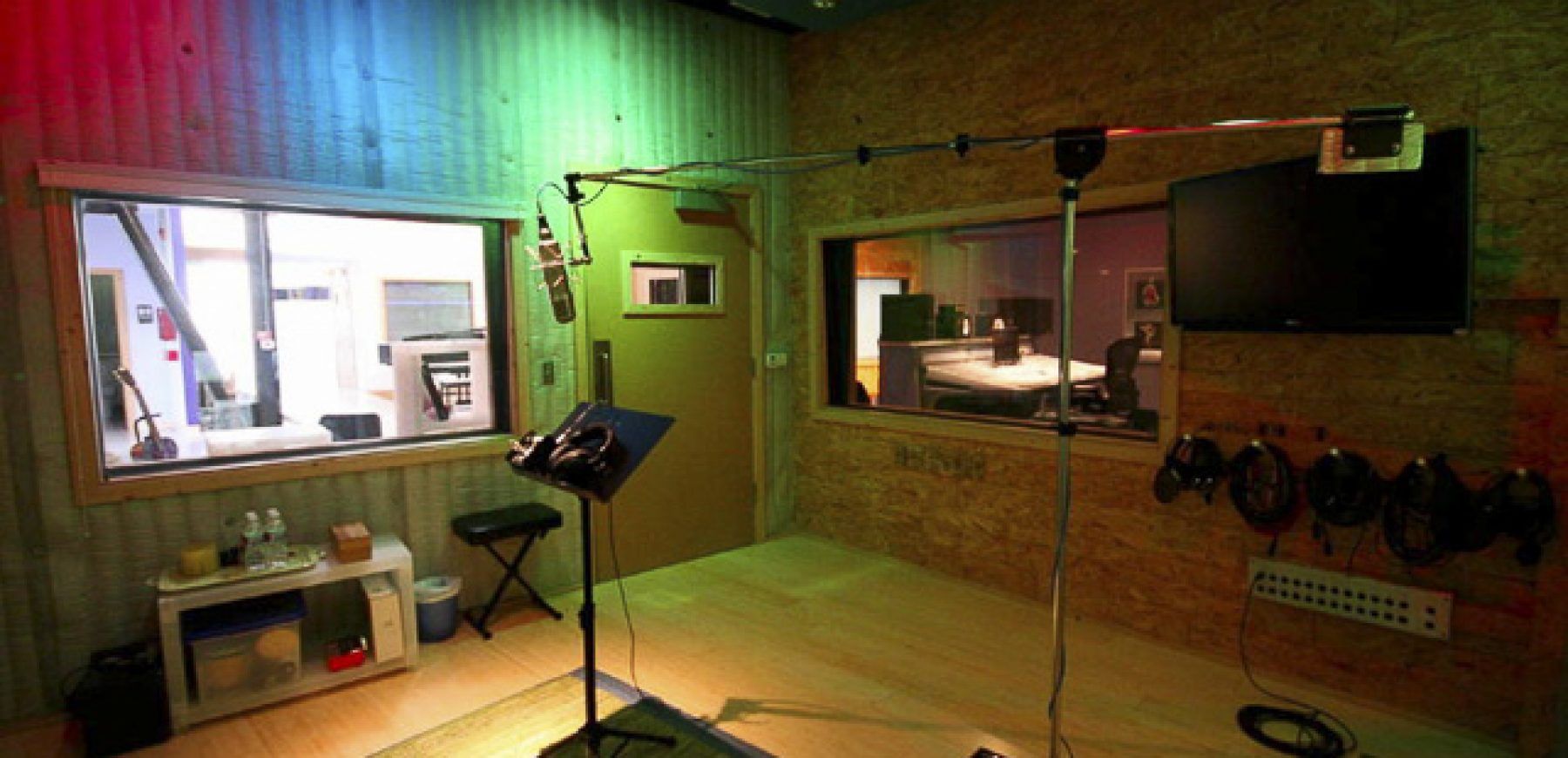 Studio-B-Booth-2a-11