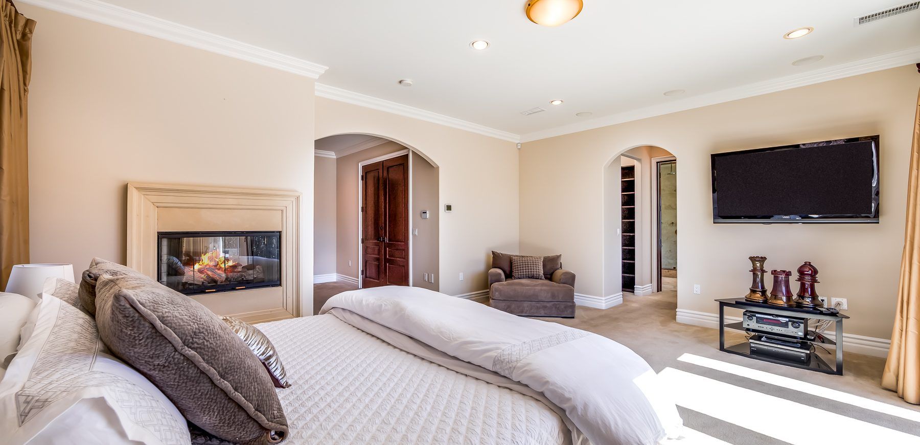 12530CollinsNew-MLS-3