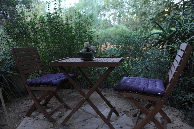 Table-in-garden-751x500