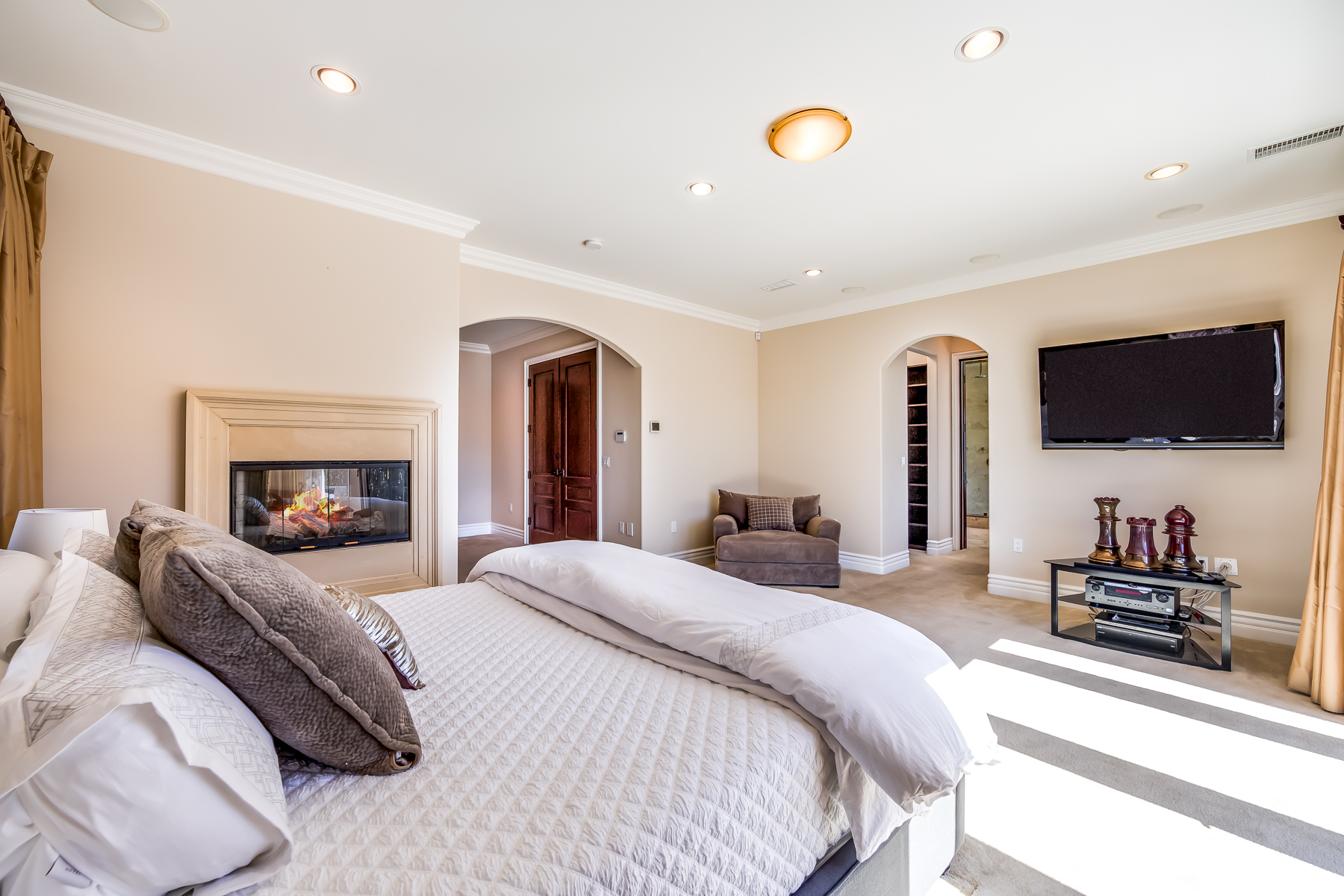 12530CollinsNew-MLS-3