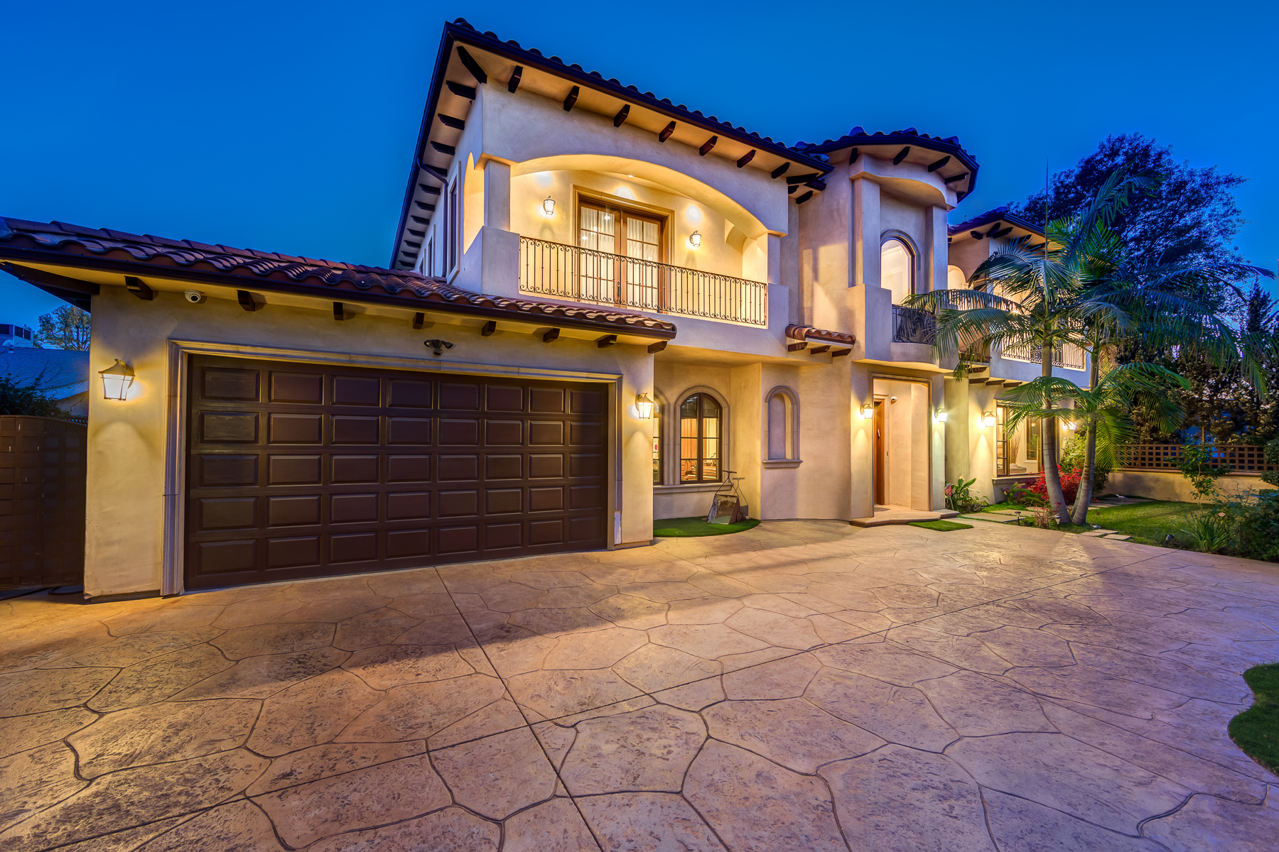 12530CollinsTwilight-MLS-3