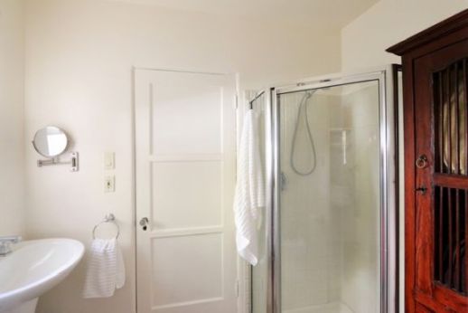 644_Ensuite-Guest-Bathroom-2-J