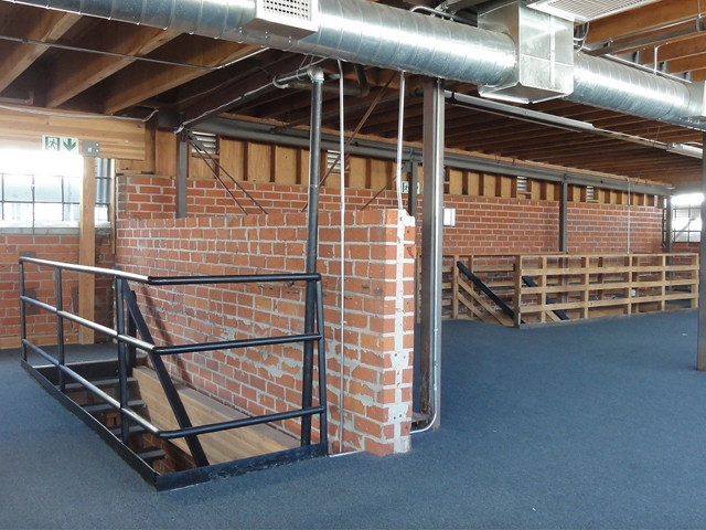 Interior12