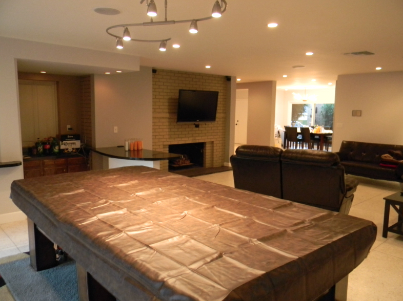 LR-with-pool-table