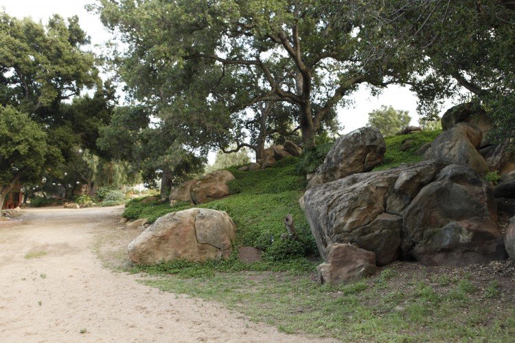 Rocks-on-Road-750x500