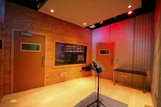 Studio-A-Booth-1a-30