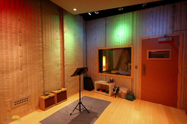 Studio-A-Booth-2a-31