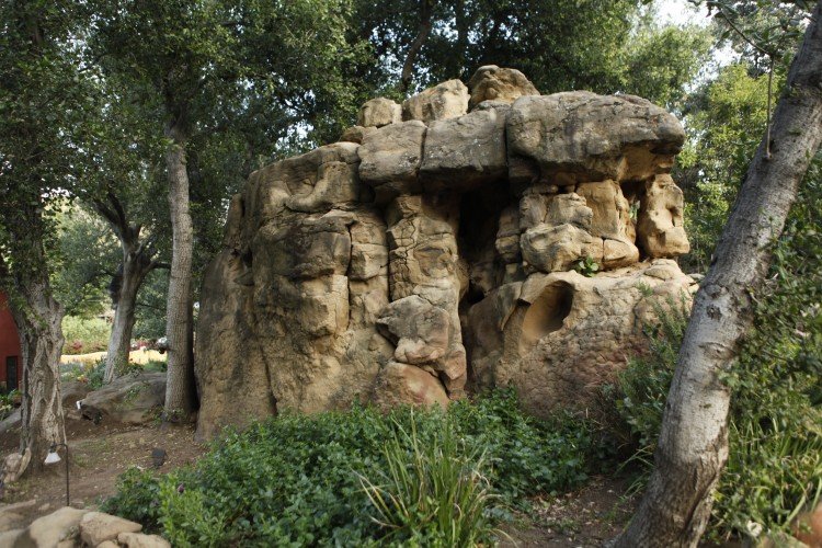Waterfall-Rock-750x500