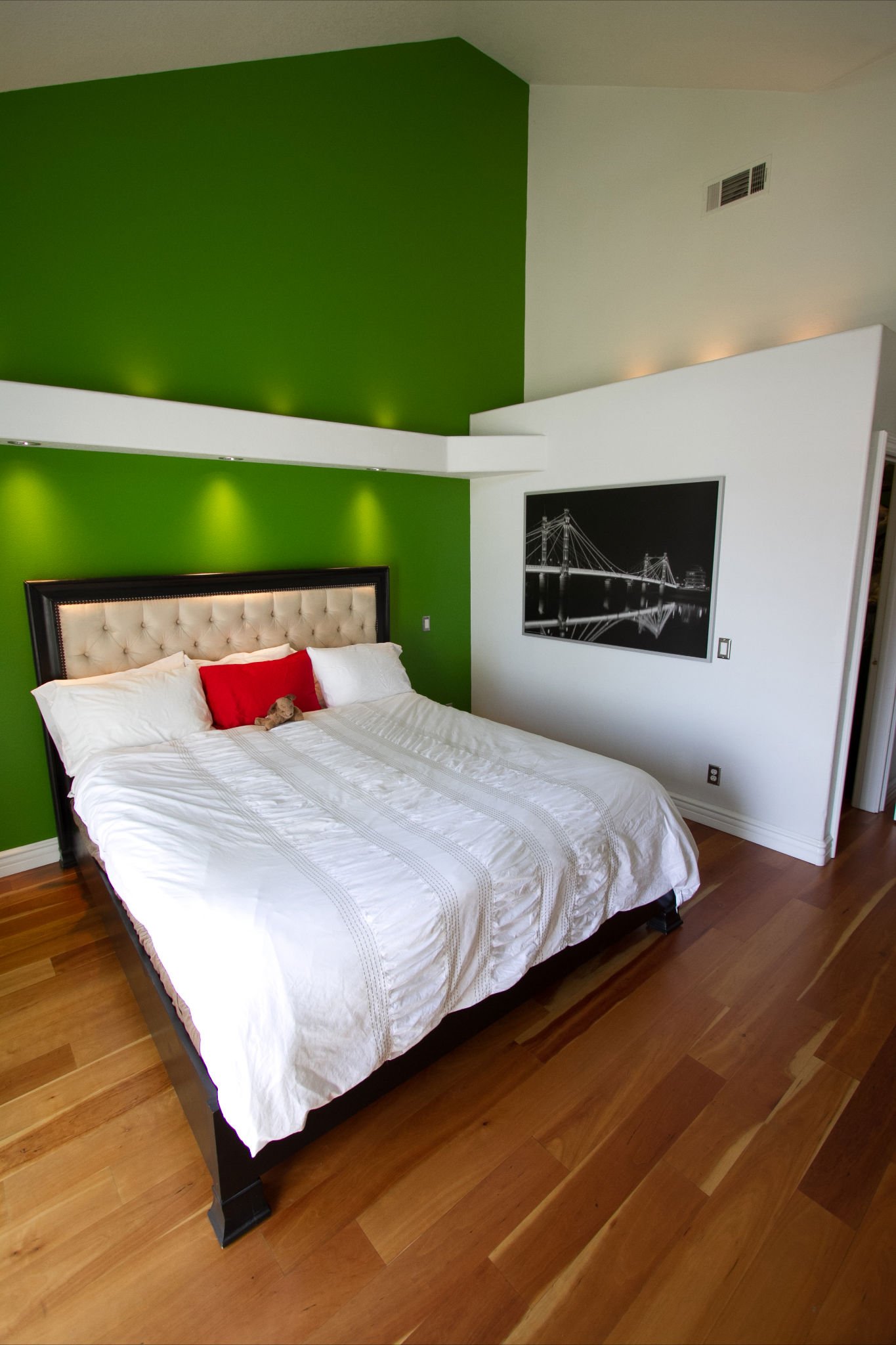 extra-master-bed-shot