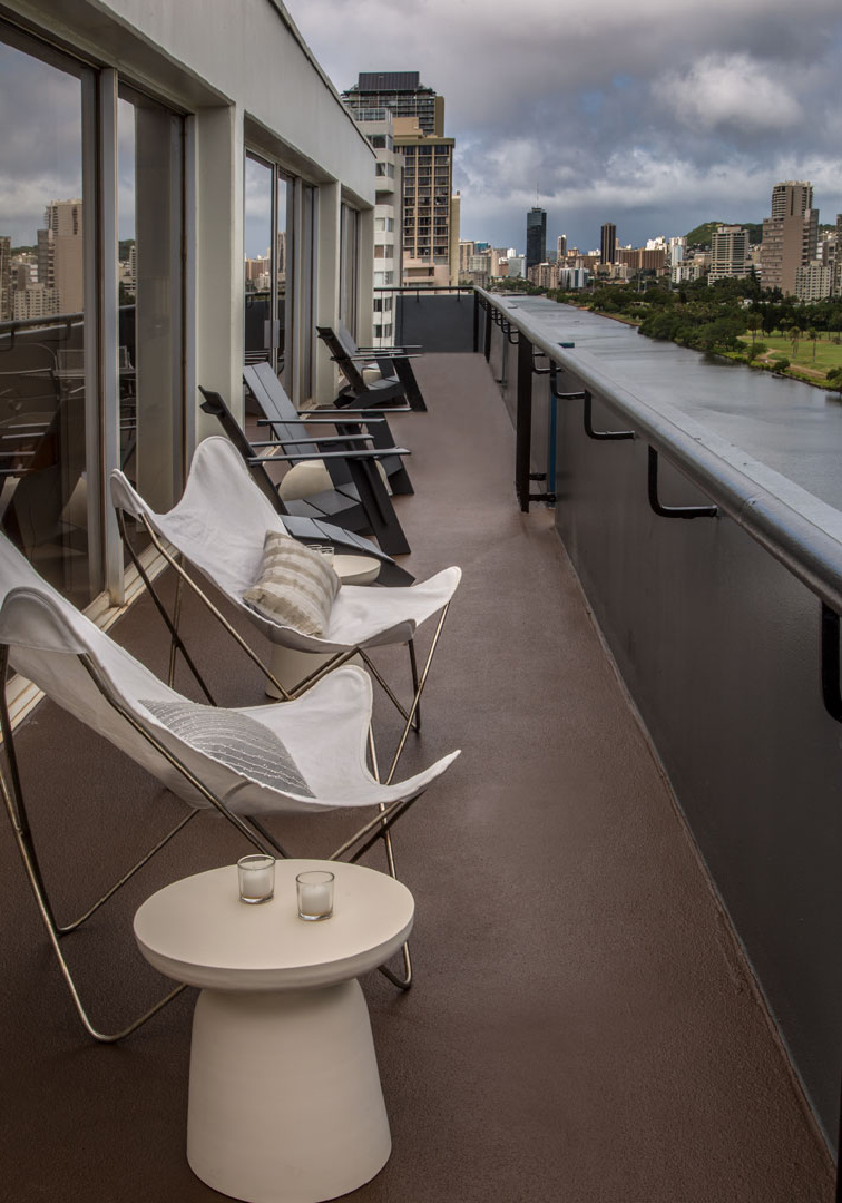 lanailookingwest
