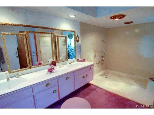 master-bathroom