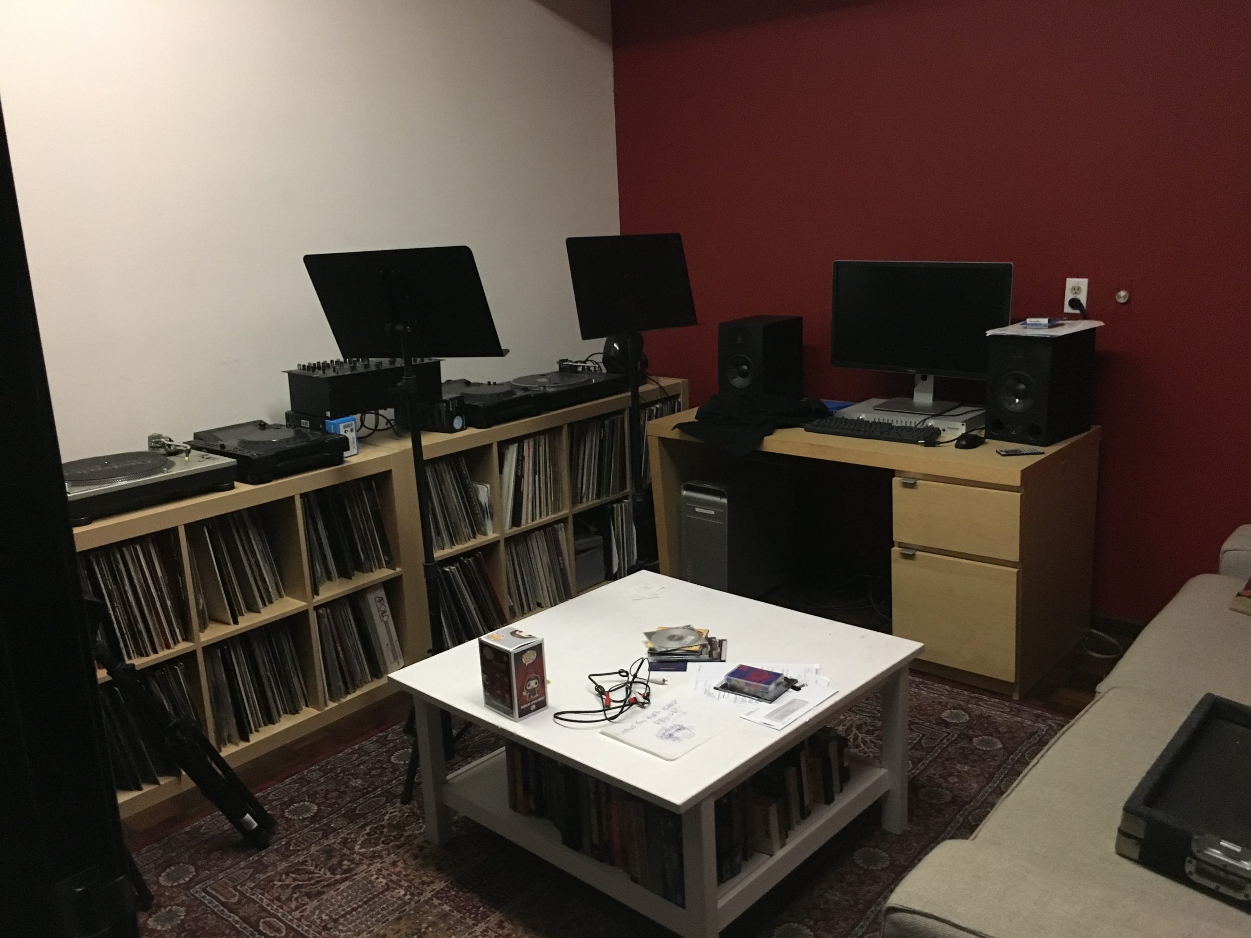 studio-B