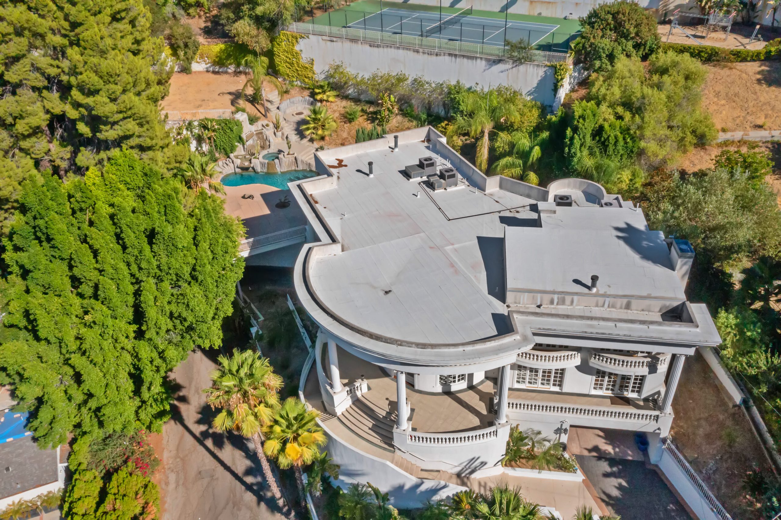 4434-Grimes-Pl-Los-Angeles-CA-print-019-049-Grimes54-3000x1999-300dpi