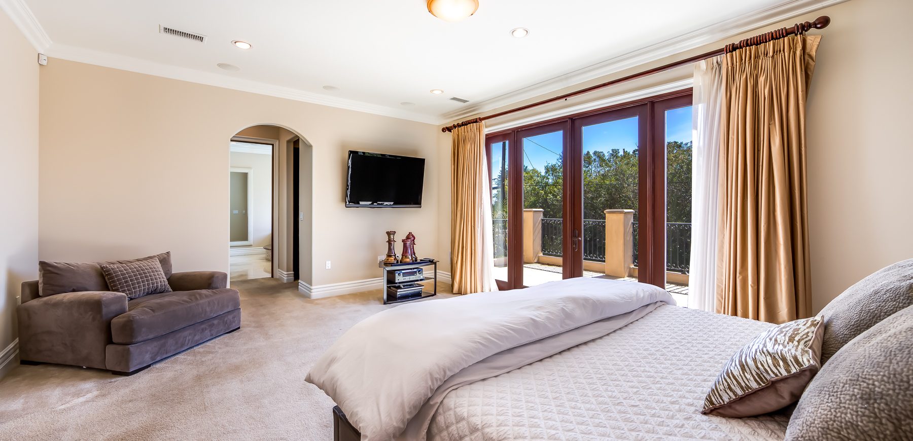 12530CollinsNew-MLS-2