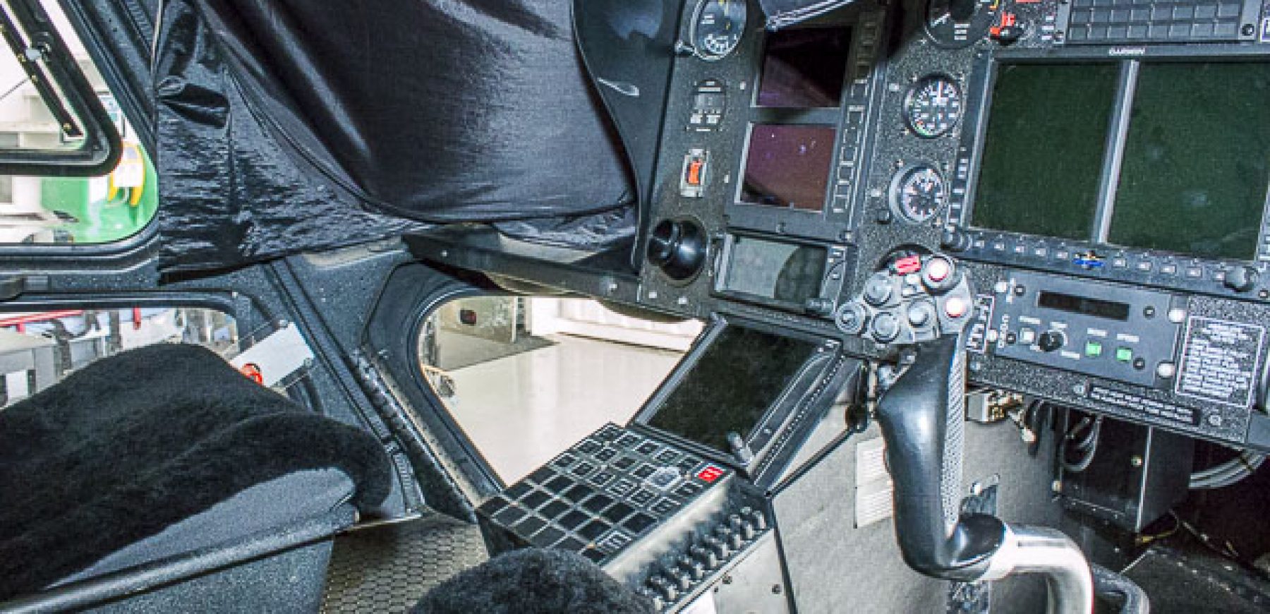 Airport-Hanger-10