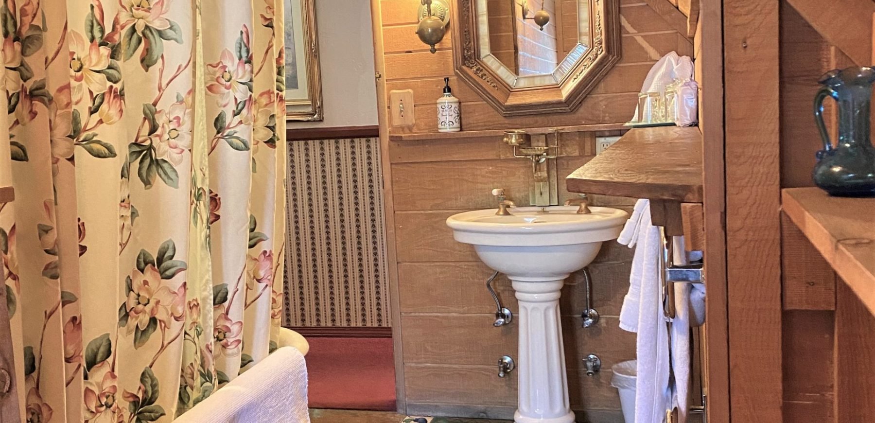Clark Gable Bathroom (1)