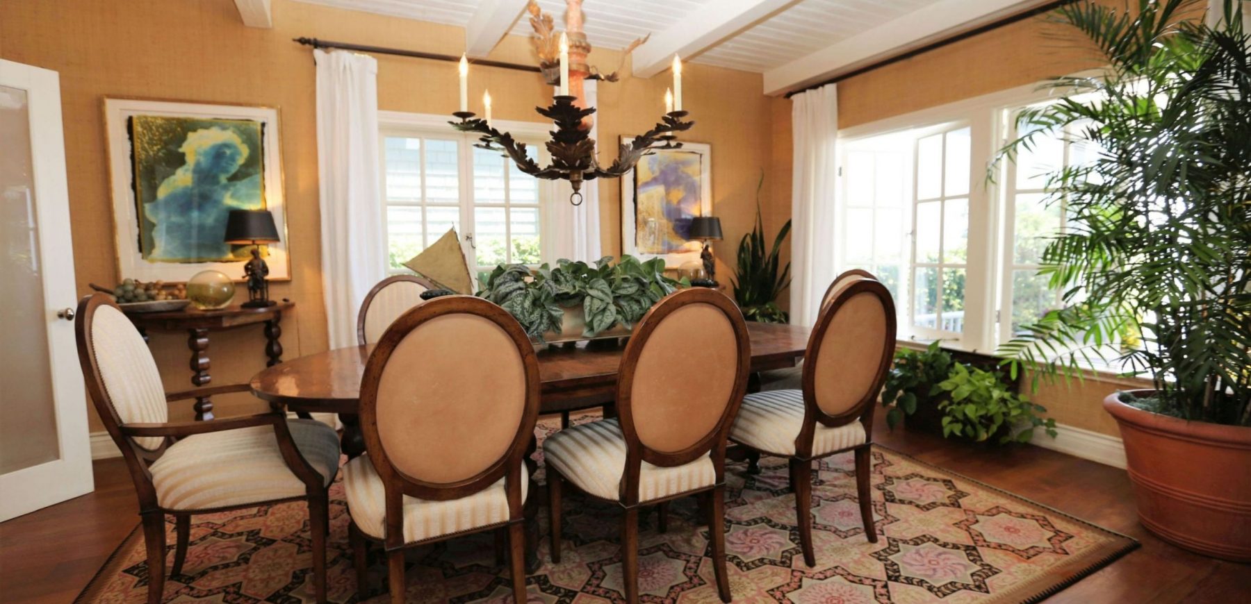 Dining2
