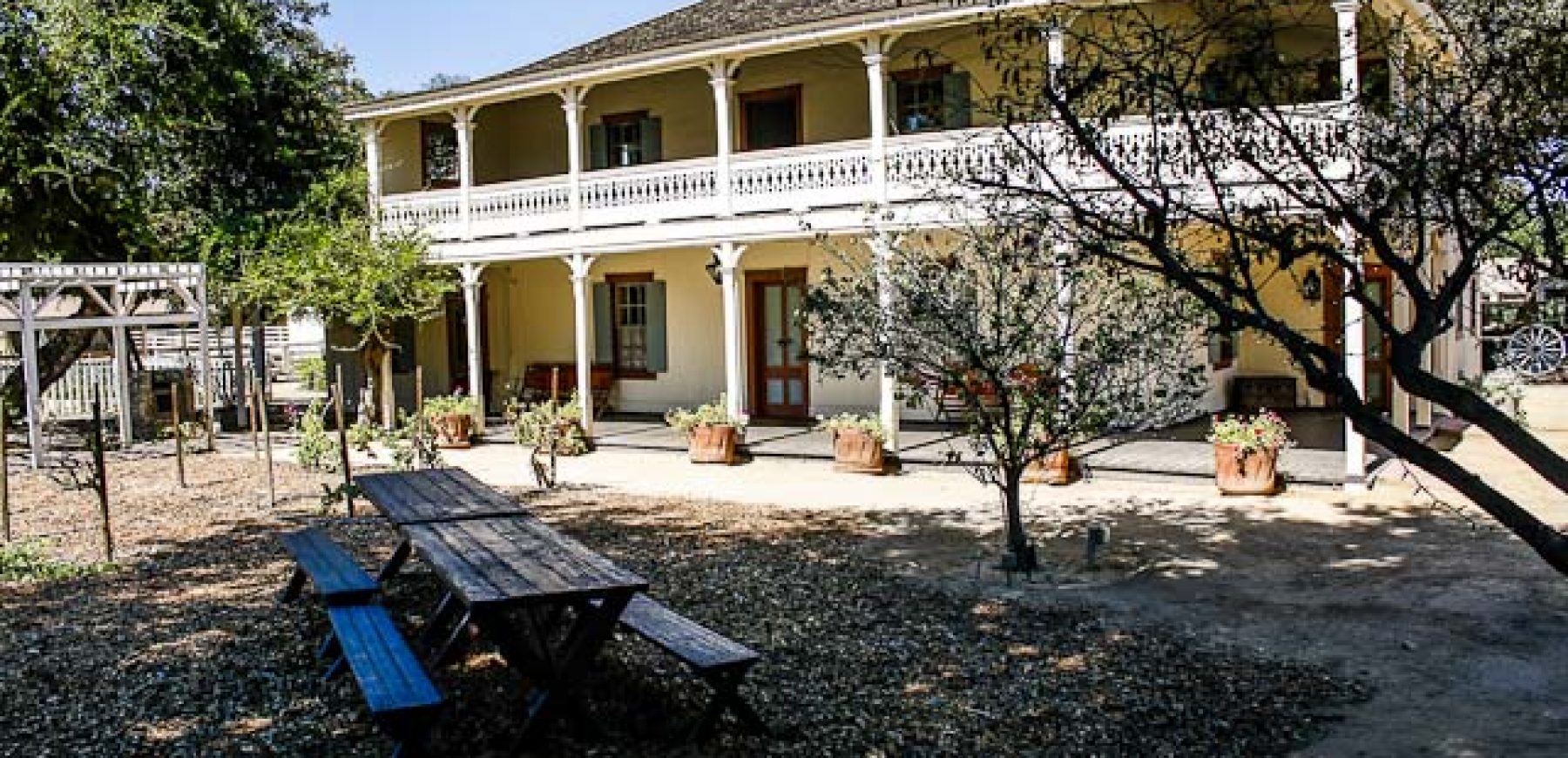 Leonis-Adobe-8-of-79
