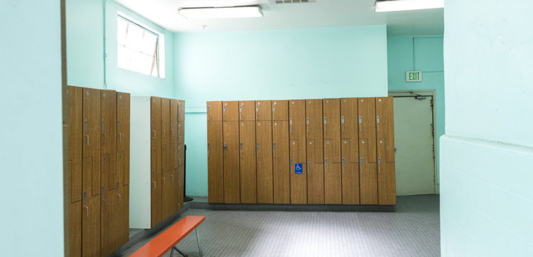 Men_s-Locker-Room-6
