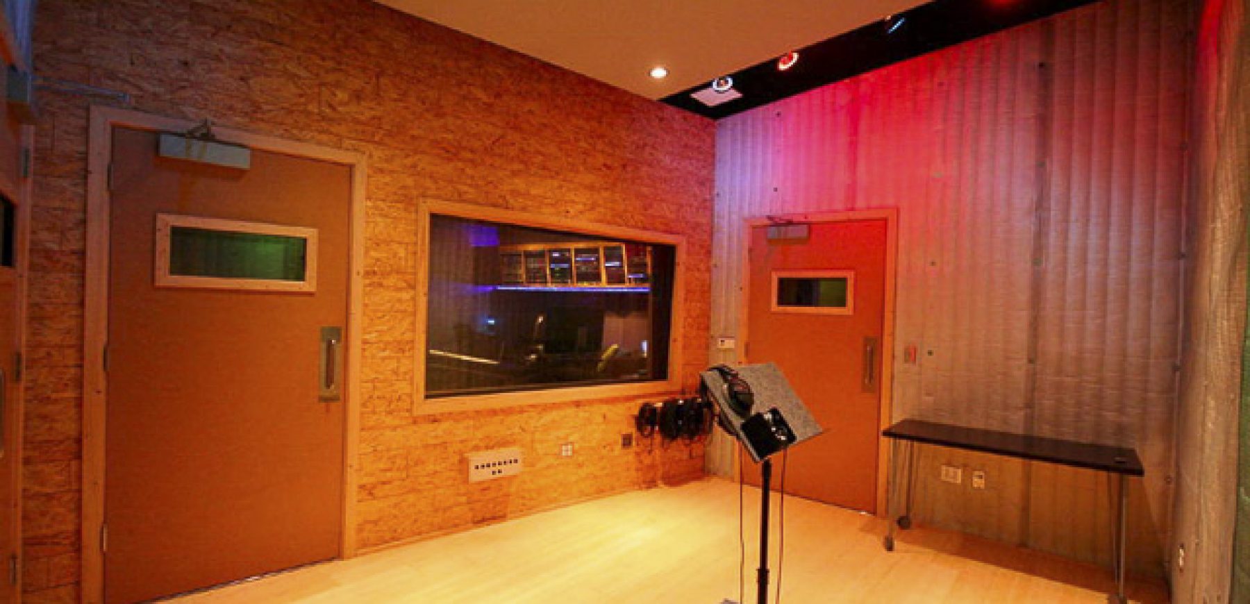 Studio-A-Booth-1a-30