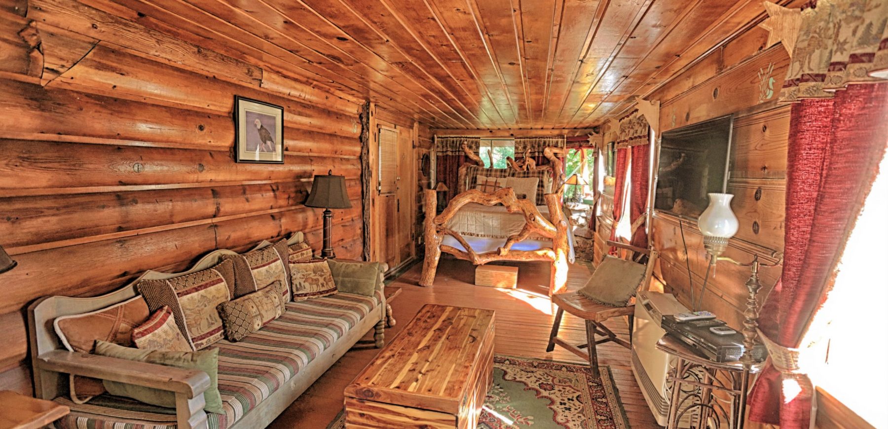 Ted Bedroom (1)