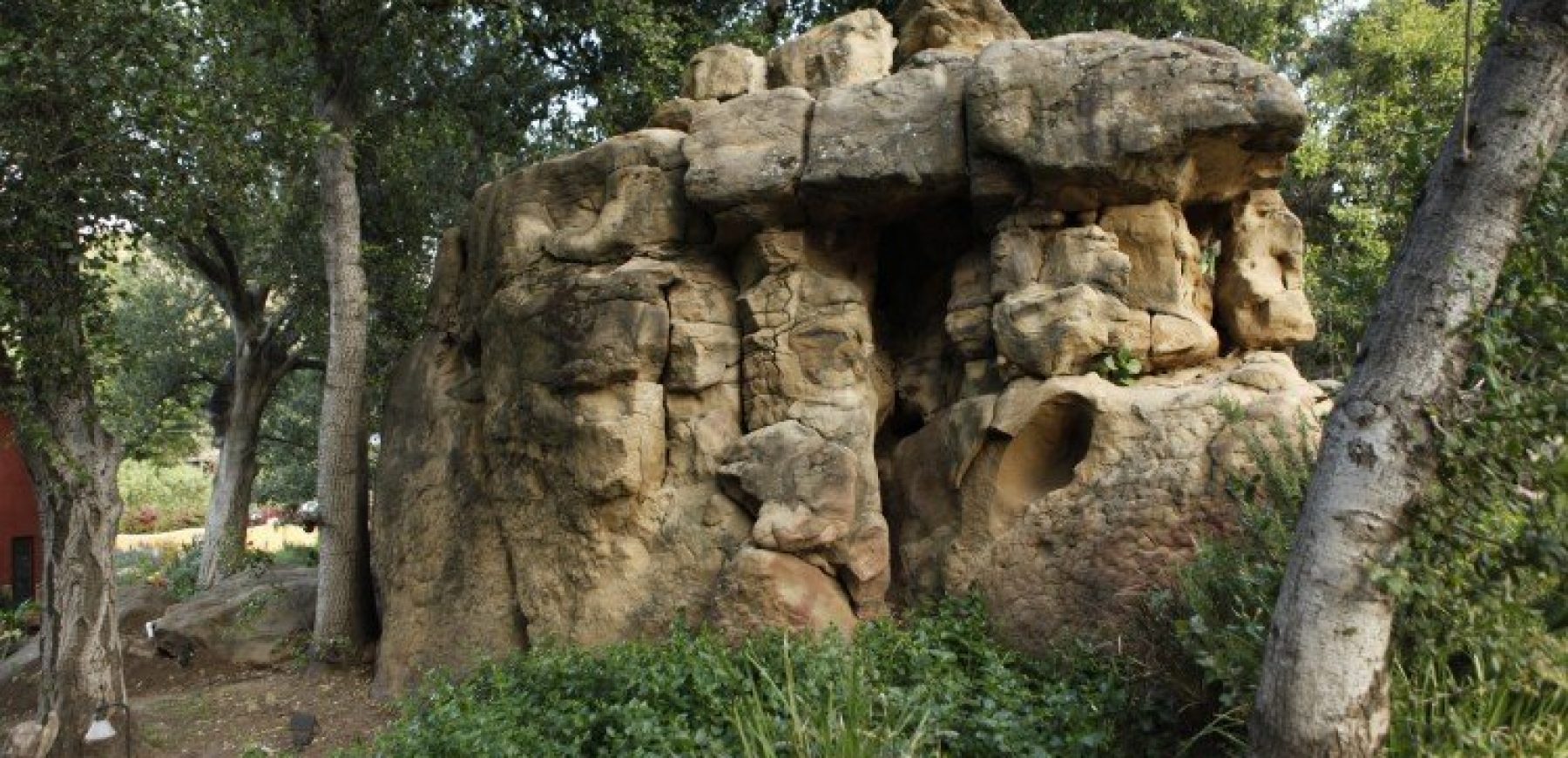 Waterfall-Rock-750x500