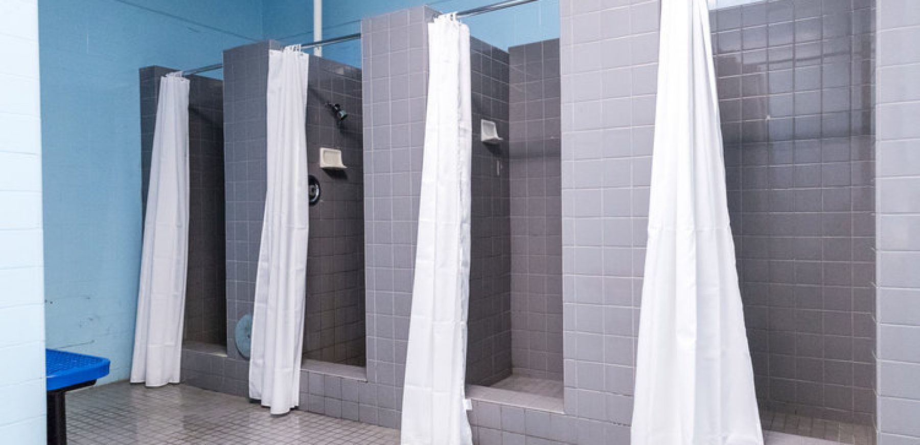 Women-Locker-Room-Showers