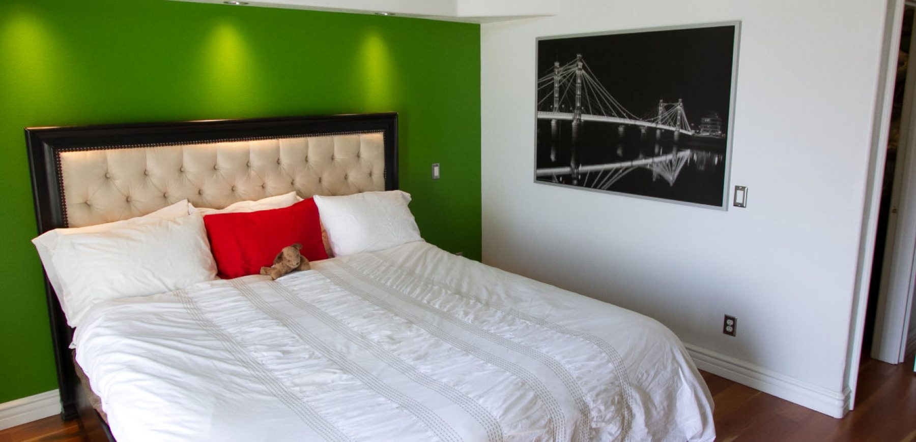extra-master-bed-shot
