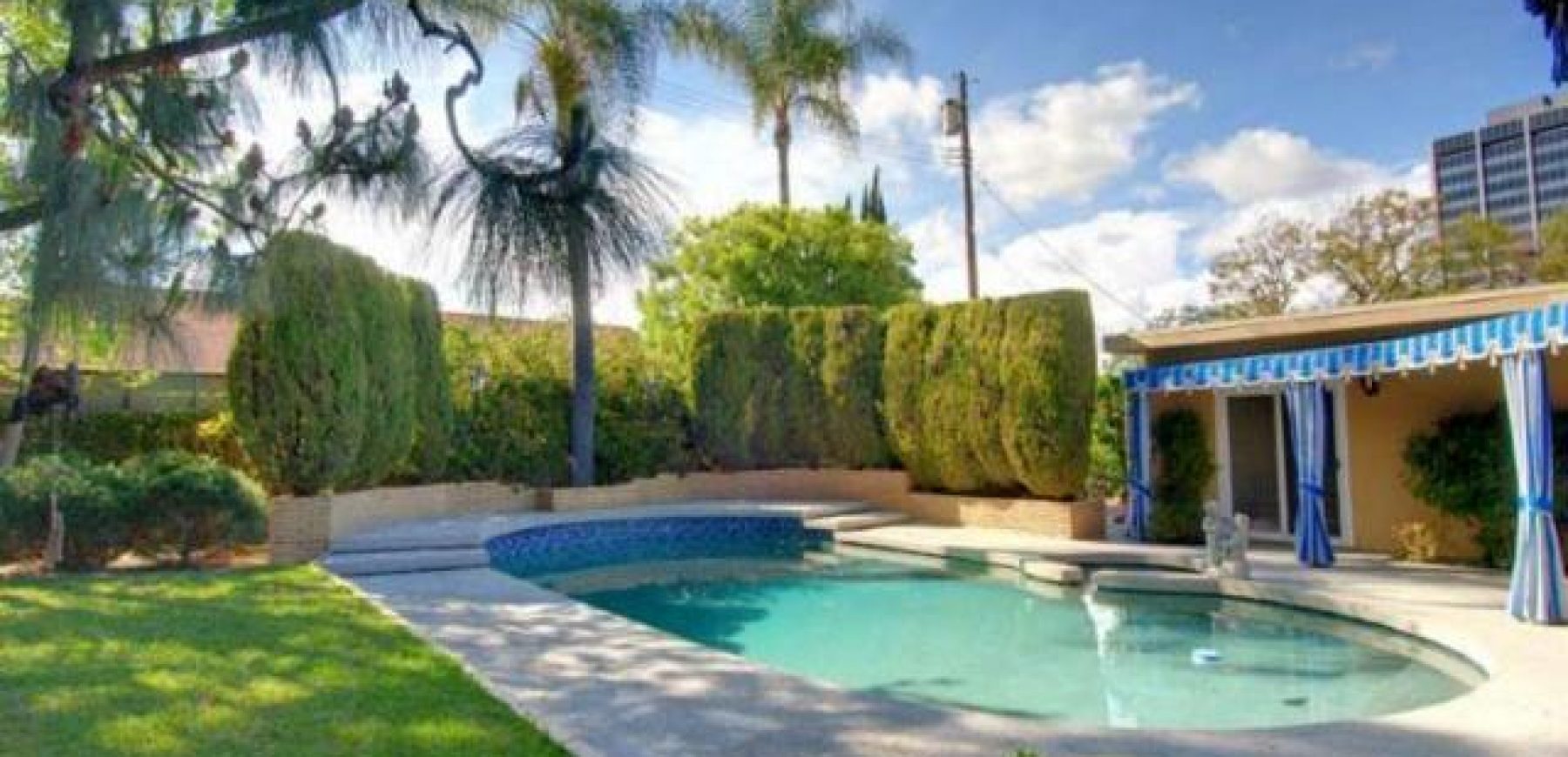 outside-pool-2